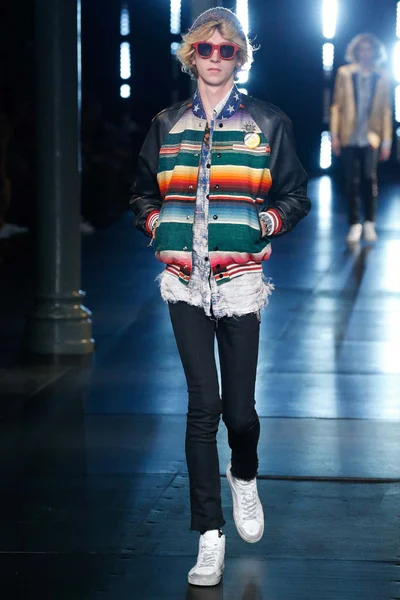 Look 75